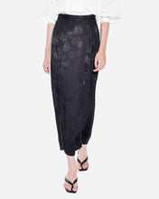Load image into Gallery viewer, MARILYN SKIRT IN BLACK