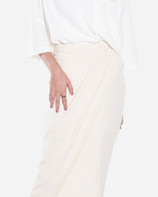 Load image into Gallery viewer, SCARLETT SKIRT IN CREAM