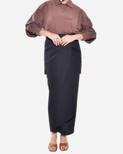 Load image into Gallery viewer, SCARLETT SKIRT IN BLACK