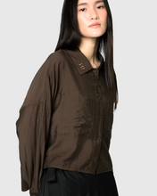Load image into Gallery viewer, CROPPED SHIRT WITH SASH IN BROWN