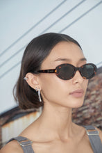 Load image into Gallery viewer, THE ANA SHALS TORTOISE