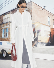 Load image into Gallery viewer, MIDI TRENCH SHIRT IN WHITE
