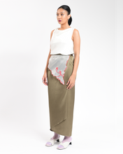 Load image into Gallery viewer, MENDUNG BERAT SKIRT