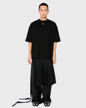 Load image into Gallery viewer, EMBROIDERED TEE IN BLACK