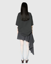 Load image into Gallery viewer, EMBROIDERED TEE IN GREY