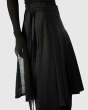 Load image into Gallery viewer, SKIRT PANTS IN BLACK
