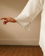 Load image into Gallery viewer, SERUNI SET IN WHITE