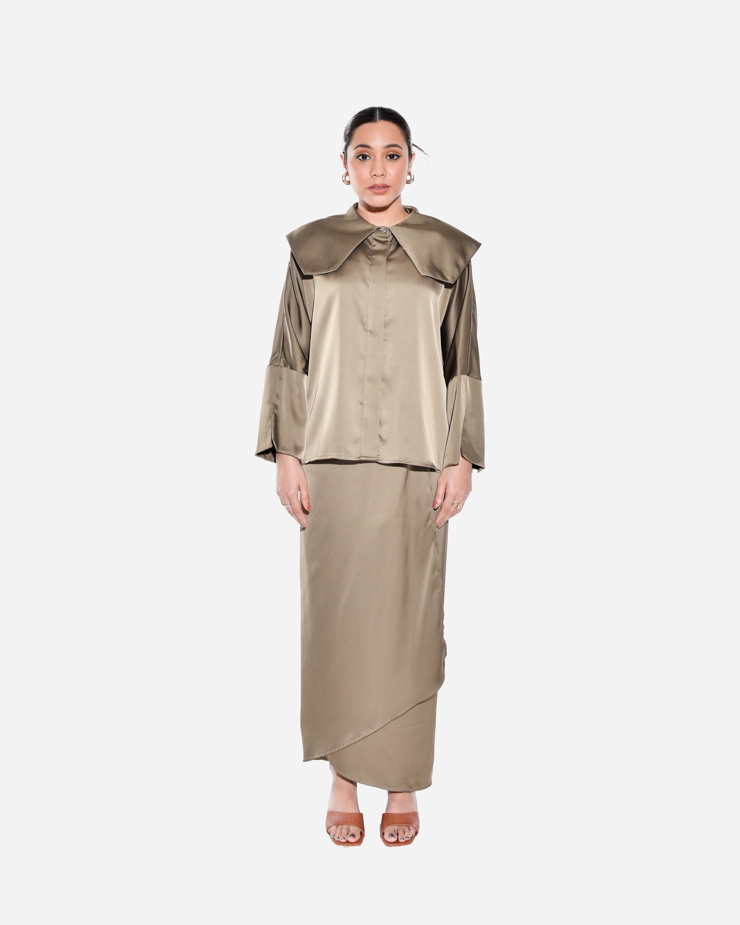 NAOMI SET IN OLIVE
