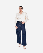Load image into Gallery viewer, AUDREY TOP IN CREAM
