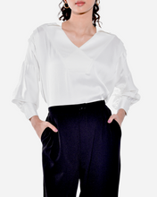 Load image into Gallery viewer, AUDREY TOP IN WHITE
