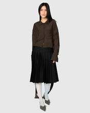 Load image into Gallery viewer, CROPPED SHIRT WITH SASH IN BROWN
