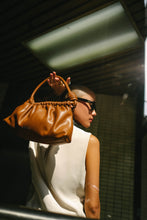 Load image into Gallery viewer, ZOE BAG IN CARAMEL BROWN
