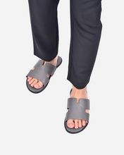 Load image into Gallery viewer, 1311 MEN SLIDERS IN GREY
