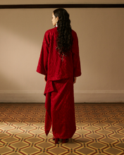 Load image into Gallery viewer, LARAS SET IN RED
