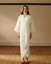 Load image into Gallery viewer, SERUNI SET IN WHITE
