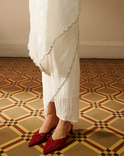 Load image into Gallery viewer, SERUNI SET IN WHITE
