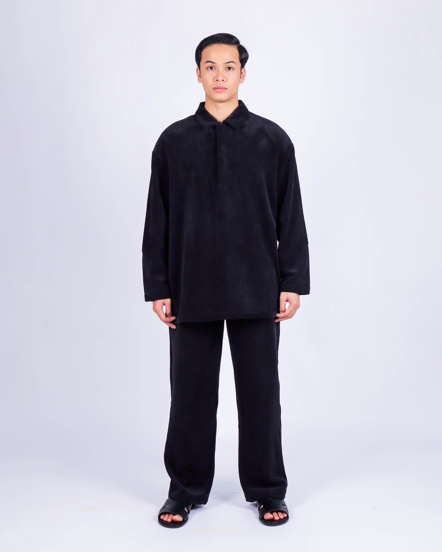 BUDI SET IN BLACK CORDUROY