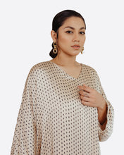 Load image into Gallery viewer, SHE KAFTAN SANTAI CHAMPAGNE PRINT
