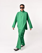 Load image into Gallery viewer, CARGO SWEATSHIRT IN GREEN
