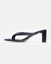 Load image into Gallery viewer, RAY HEELS IN BLACK

