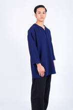 Load image into Gallery viewer, MUKHSIN TOP IN NAVY BLUE
