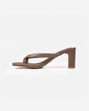 Load image into Gallery viewer, RAY HEELS IN TAUPE
