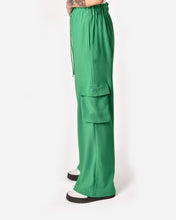 Load image into Gallery viewer, CARGO PANTS IN GREEN
