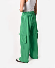 Load image into Gallery viewer, CARGO PANTS IN GREEN
