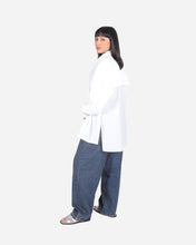 Load image into Gallery viewer, TRENCH SHIRT IN WHITE
