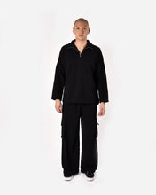 Load image into Gallery viewer, CARGO SWEATSHIRT IN BLACK
